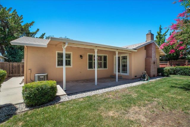 1016 Lillian Dr, Modesto, CA 95355