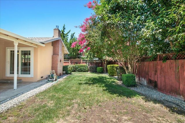 1016 Lillian Dr, Modesto, CA 95355