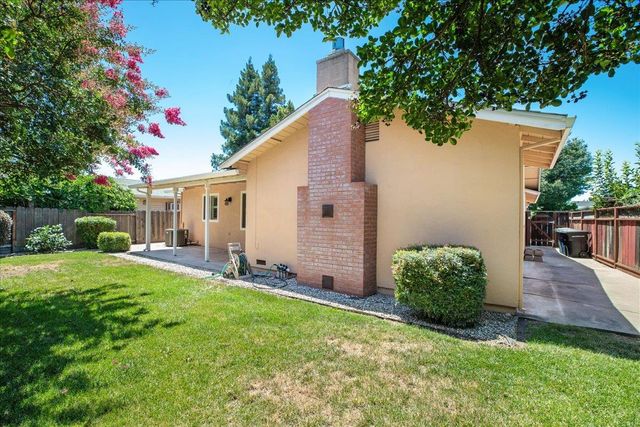 1016 Lillian Dr, Modesto, CA 95355