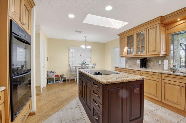 10185 Harbourtown Court, Boca Raton, FL 33498