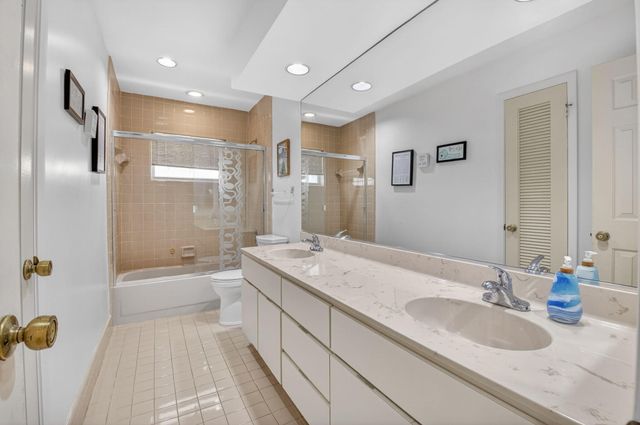 10185 Harbourtown Court, Boca Raton, FL 33498