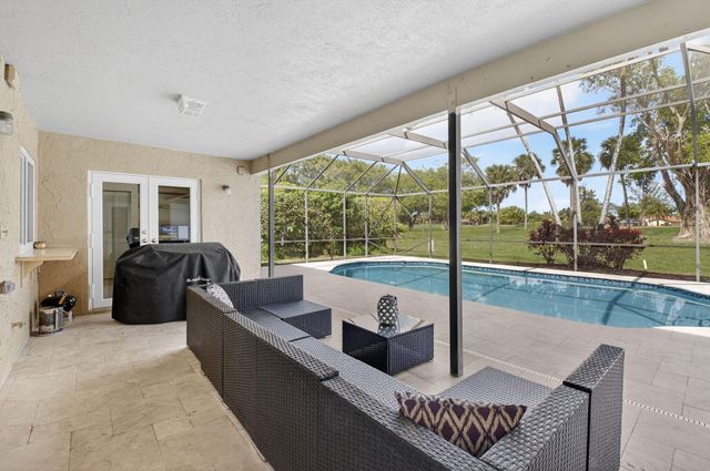 10185 Harbourtown Court, Boca Raton, FL 33498