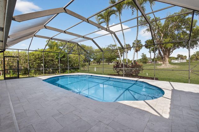 10185 Harbourtown Court, Boca Raton, FL 33498