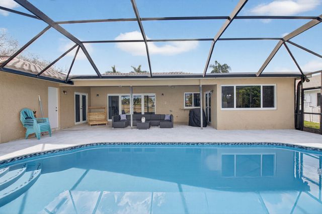 10185 Harbourtown Court, Boca Raton, FL 33498