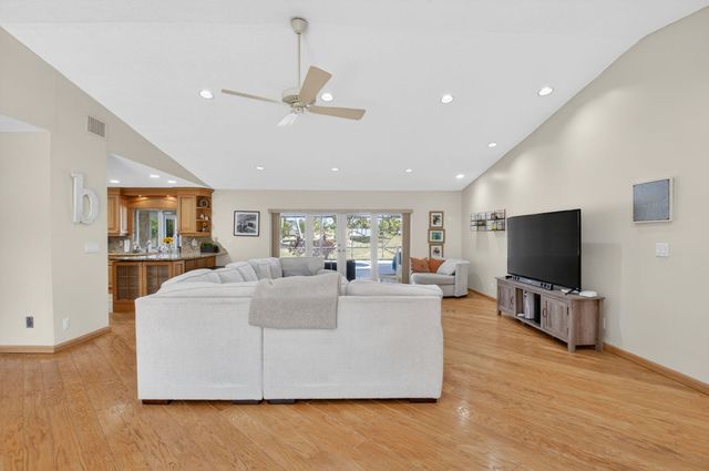 10185 Harbourtown Court, Boca Raton, FL 33498