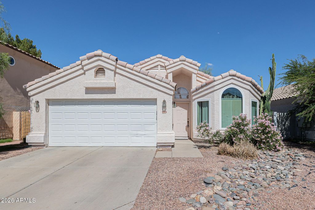 925 S SAILFISH Drive, Gilbert, AZ 85233 — photo 2