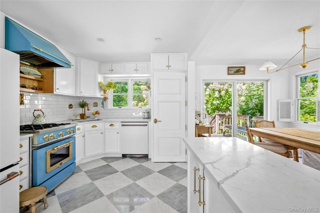 5 Oak Drive, Sag Harbor, NY 11963