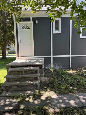 805 High Street, Manistee, MI 49660