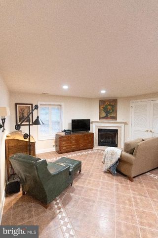 9 HUNT CT, Middleburg, VA 20117