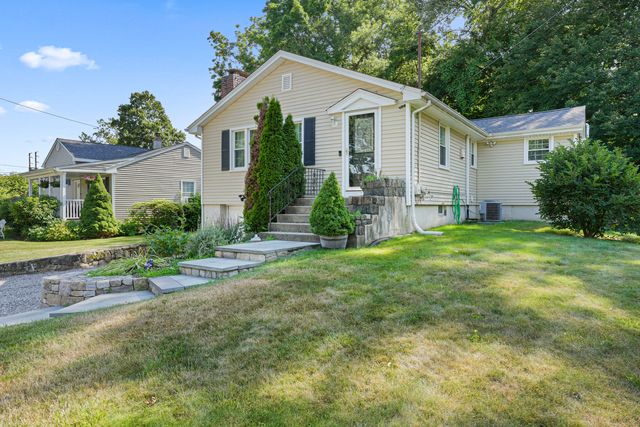 217 Macon Drive, Bridgeport, CT 06606
