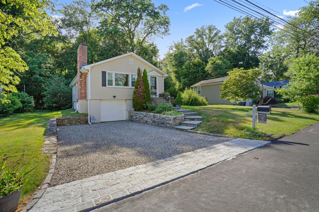 217 Macon Drive, Bridgeport, CT 06606