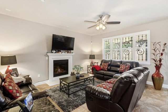 8301 Sienna Sand Dr, Sacramento, CA 95829