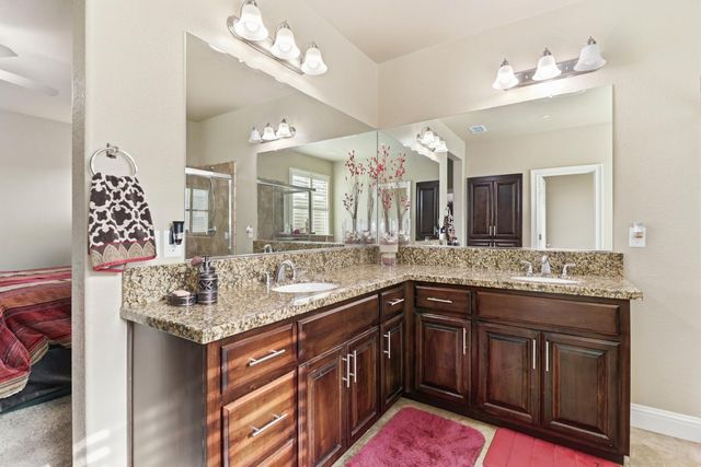 8301 Sienna Sand Dr, Sacramento, CA 95829