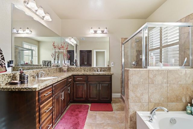 8301 Sienna Sand Dr, Sacramento, CA 95829