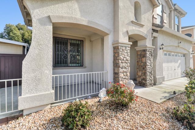 8301 Sienna Sand Dr, Sacramento, CA 95829