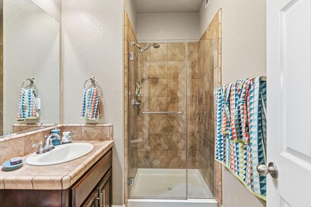 8301 Sienna Sand Dr, Sacramento, CA 95829