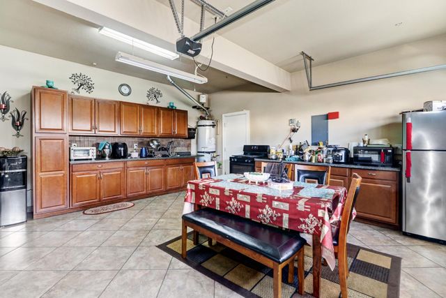 8301 Sienna Sand Dr, Sacramento, CA 95829