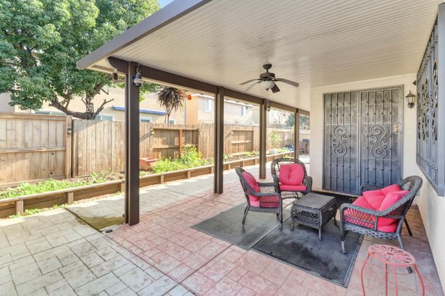 8301 Sienna Sand Dr, Sacramento, CA 95829