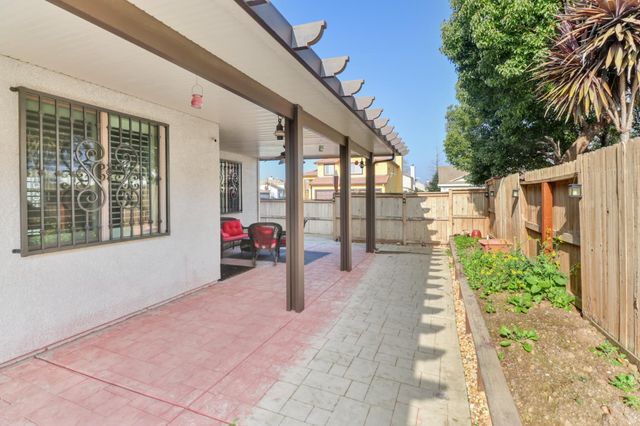 8301 Sienna Sand Dr, Sacramento, CA 95829