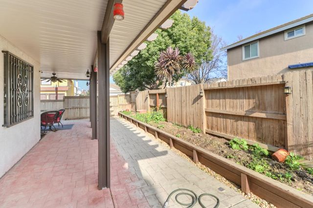 8301 Sienna Sand Dr, Sacramento, CA 95829