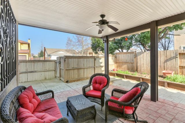 8301 Sienna Sand Dr, Sacramento, CA 95829