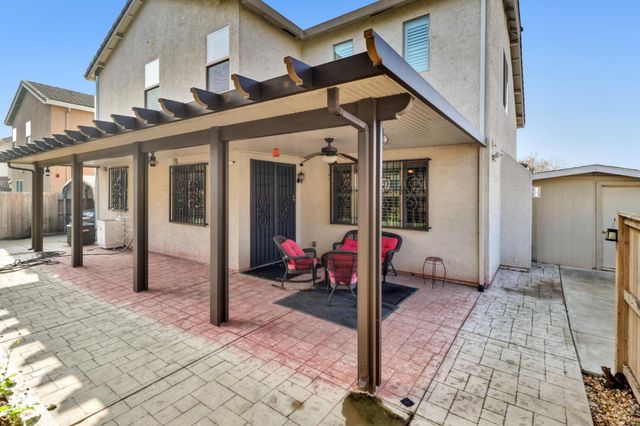 8301 Sienna Sand Dr, Sacramento, CA 95829