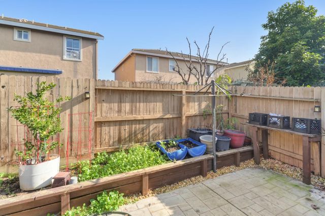 8301 Sienna Sand Dr, Sacramento, CA 95829