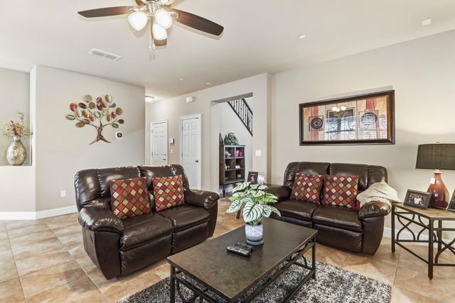 8301 Sienna Sand Dr, Sacramento, CA 95829