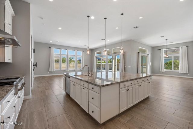 1270 E LYNX Way, Gilbert, AZ 85298