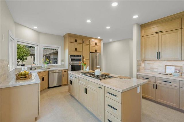 9539 Via Del Cielo, Gilroy, CA 95020