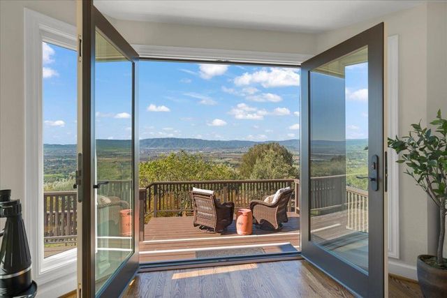 9539 Via Del Cielo, Gilroy, CA 95020