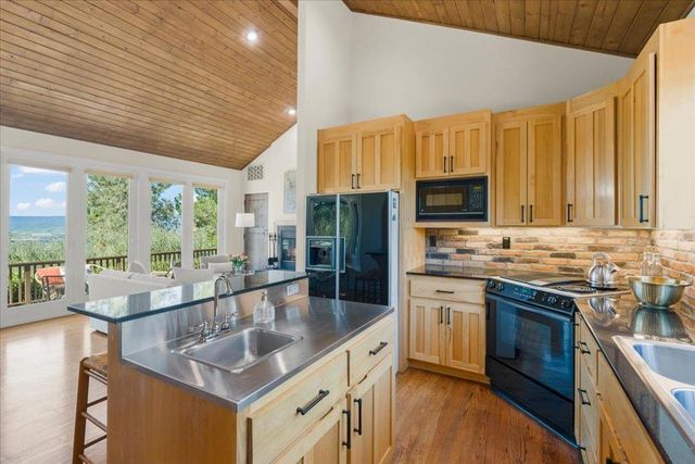 9539 Via Del Cielo, Gilroy, CA 95020