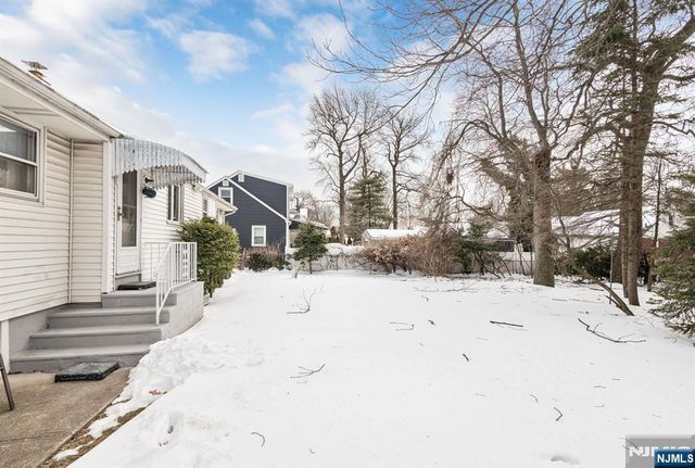 27 Madison Avenue, Rochelle Park, NJ 07662