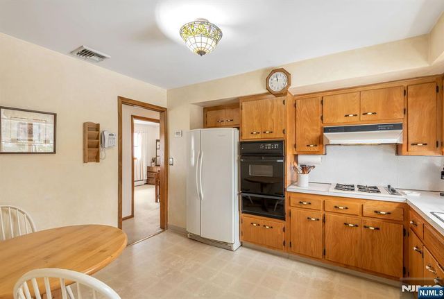 27 Madison Avenue, Rochelle Park, NJ 07662