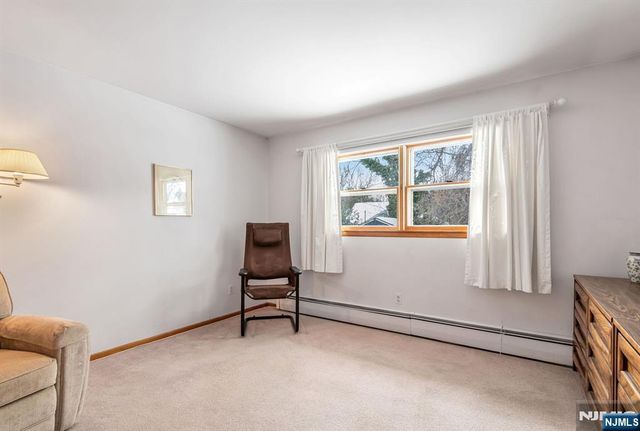 27 Madison Avenue, Rochelle Park, NJ 07662