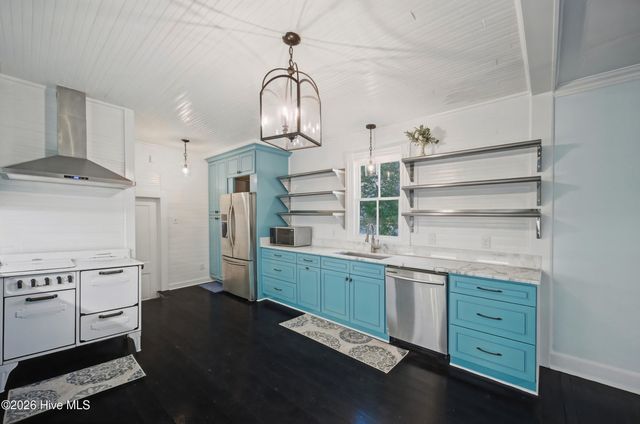 205 W Church Street, Edenton, NC 27932