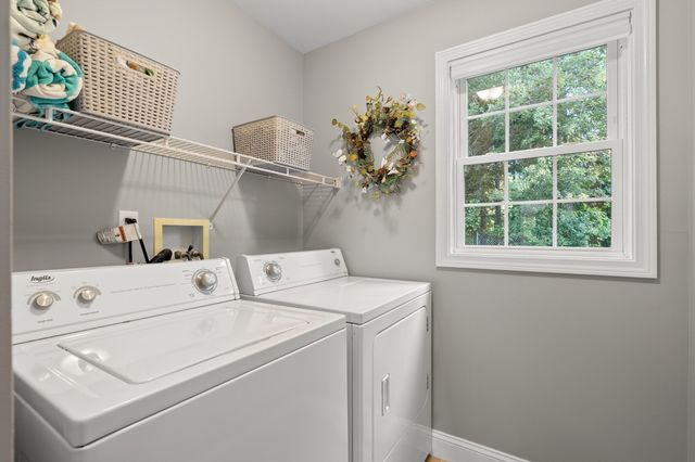 3 Joy Rd, New Bedford, MA 02740