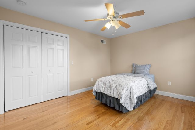 3 Joy Rd, New Bedford, MA 02740