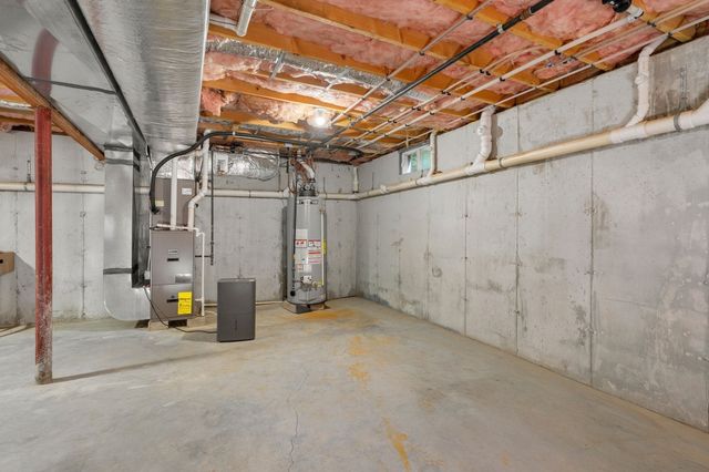 3 Joy Rd, New Bedford, MA 02740