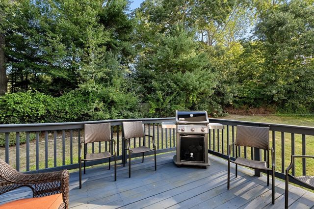 3 Joy Rd, New Bedford, MA 02740