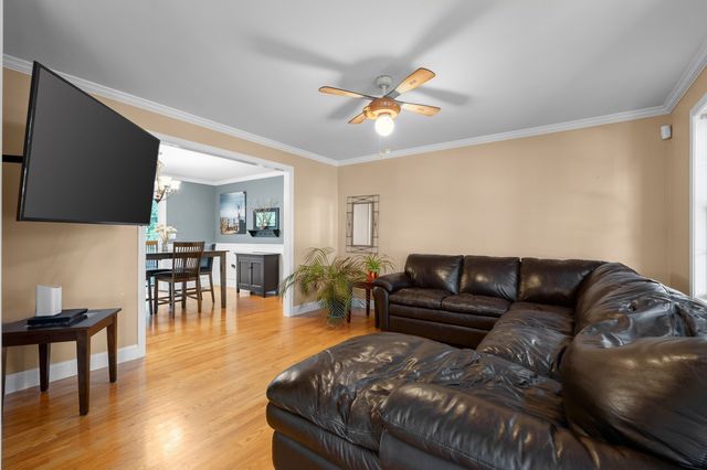 3 Joy Rd, New Bedford, MA 02740