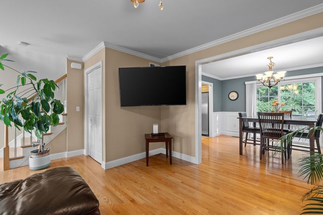 3 Joy Rd, New Bedford, MA 02740