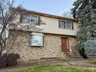 7 Walray Ave, North Haledon Boro, NJ 07508