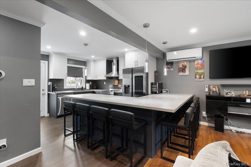 308 McCall Avenue, West Islip, NY 11795 — photo 4