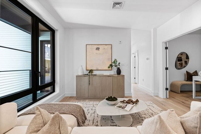 33 A St. 404, Boston, MA 02127