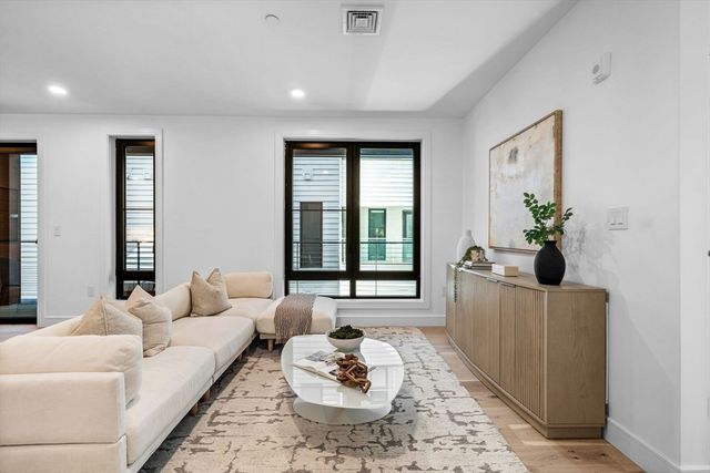 33 A St. 404, Boston, MA 02127