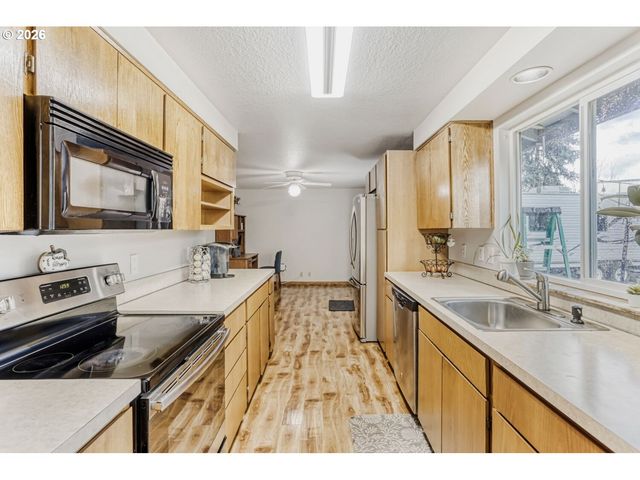 606 S 22ND Ct, Cornelius, OR 97113