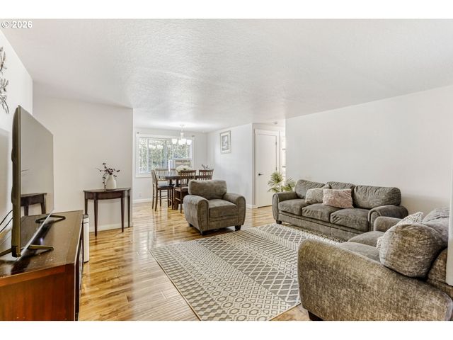 606 S 22ND Ct, Cornelius, OR 97113