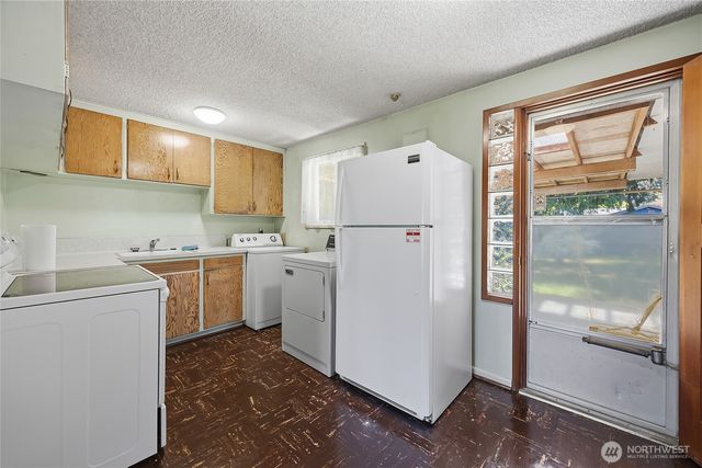 21606 54th Avenue W, Mountlake Terrace, WA 98043