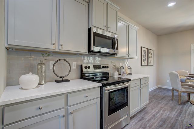 102 Water Run Way, Perry, GA 31069